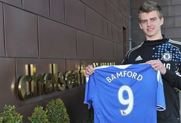 Chelsea có viện binh cho hàng công