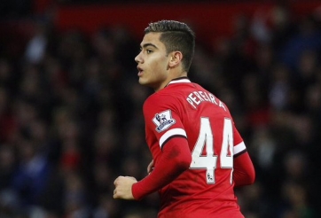 VIDEO: Sao trẻ MU lập siêu phẩm từ chấm đá phạt góc