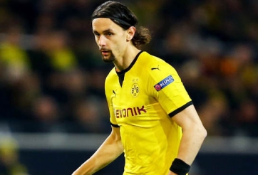 Khủng hoảng trung vệ, Liverpool muốn có cầu thủ Dortmund