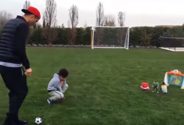 VIDEO: Bài tập sút phạt độc đáo của Ronaldo và con trai