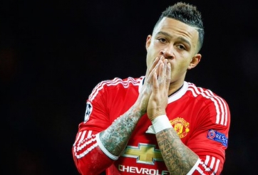 VIDEO: CĐV MU phấn khích trước 'siêu phẩm hụt' của Depay