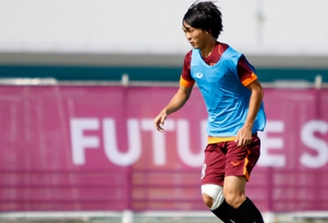 Tuấn Anh nhận số áo mới trên tuyển 23 Việt Nam