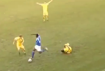 VIDEO: Pha bỏ bóng đá người kinh hoàng chưa từng thấy