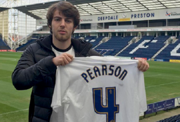 Học viên xuất sắc mùa 2013 của M.U tìm được bến đỗ mới