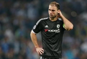Thi đấu tệ hại, Ivanovic vẫn “mặt dày” ở lại Chelsea