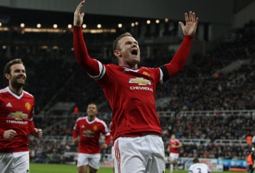 Rooney đi vào lịch sử Man Utd