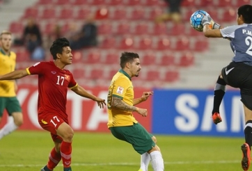 HLV Úc khen ngợi tài năng của Phí Minh Long