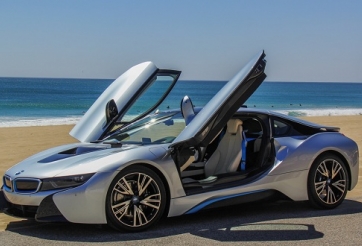 Bố mẹ bán vé số, quý tử miền Tây tậu xe sang 7 tỷ