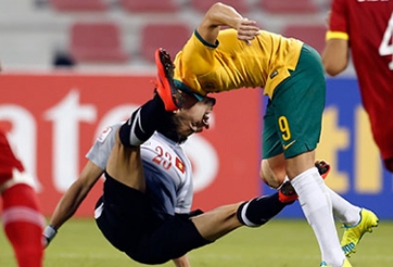 Điểm tin sáng 18/1: Cầu thủ Úc đòi 'ăn thua' với thủ môn U23 VN