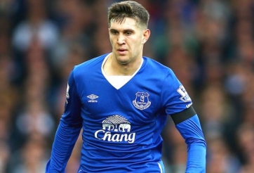 Barca cử trinh sát xem giò John Stones