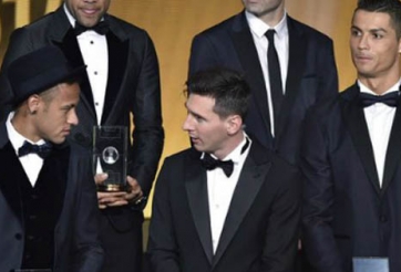 Ronaldo làm phiên dịch cho Messi và Neymar