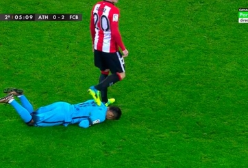 VIDEO: Neymar bị đối phương dằn mặt vì ham phô diễn kỹ thuật