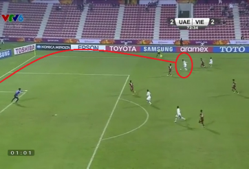 VIDEO: Cú lốp bóng thành bàn từ khoảng cách khó tin của cầu thủ U23 UAE