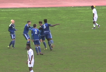 VIDEO: Siêu phẩm solo ghi bàn từ giữa sân sau 9 giây giao bóng