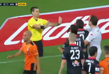 VIDEO: Pha ăn vạ đẳng cấp khiến trọng tài 'mắc bẫy'