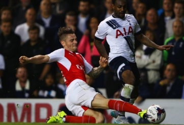 Chính thức: Debuchy chia tay Arsenal