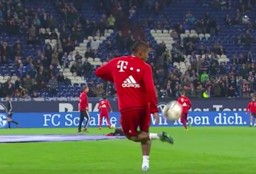 VIDEO: Douglas Costa lại phô diễn kỹ năng xử lý bóng bậc thầy cùng Bayern