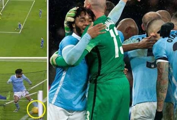 Man City loại Everton với bàn thắng gây tranh cãi