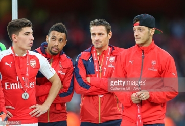 Hàng thừa Arsenal vào tầm ngắm MU