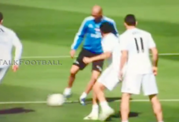 VIDEO: Ronaldo bị Bale và Zidane quay như chong chóng ở trò đá ma