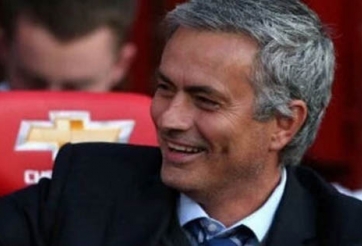 Mourinho ký thỏa thuận dẫn dắt MU, nhận lương 'bèo bọt'