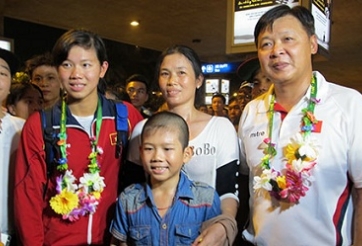 Ngày Tết, ba mẹ Ánh Viên kể chuyện con về thăm nhà