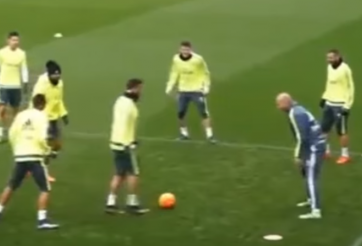 VIDEO: Ronaldo thất bại dù bất ngờ xâu kim Zidane trên sân tập
