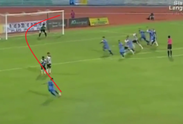 VIDEO: Cầu thủ Malaysia sút phạt 'siêu ảo' theo phong cách Roberto Carlos