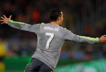 VIDEO: Pha giật gót ghi bàn đẳng cấp của Ronaldo trước Roma