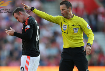 Chuyển nhượng 19/2: M.U cân nhắc việc bán Rooney tới Trung Quốc