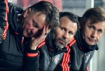 CĐV Man Utd đòi sa thải HLV Van Gaal