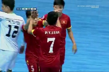 VIDEO: Pha lập công của Trọng Luân vào lưới Iran