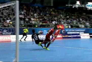 VIDEO: Tình huống thổi pen hy hữu chỉ có ở Futsal