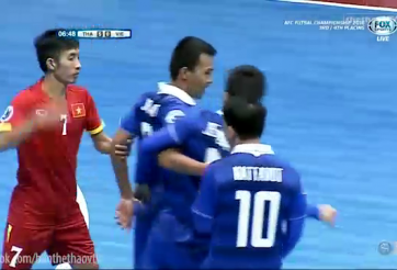 VIDEO: Hành động không đẹp của cầu thủ Việt Nam khi để thua bàn thứ 6