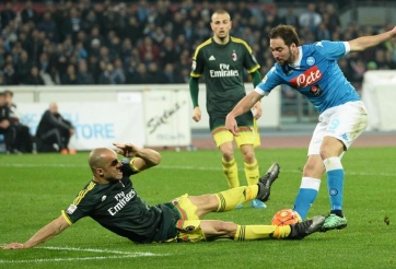 Video bàn thắng: Napoli 1-1 AC Milan (Vòng 26 Serie A)