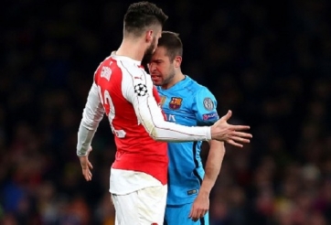 Jordi Alba với pha diễn kịch thảm hoạ trong trận đấu gặp Arsenal