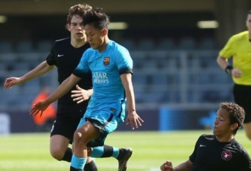 VIDEO: 'Messi Hàn Quốc' tỏa sáng đưa U19 Barca vào tứ kết cúp châu Âu