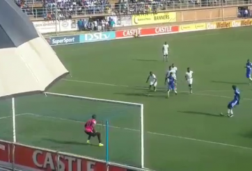 VIDEO: Kết cục buồn cho cầu thủ 'học đòi' đá pen 2 chạm như Messi