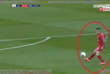 VIDEO: Pha chuyền bóng không cần nhìn đầy nghệ thuật của Coutinho