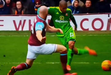 VIDEO: Cú rabona 'đánh lừa' hậu vệ đối phương đầy ngoạn mục