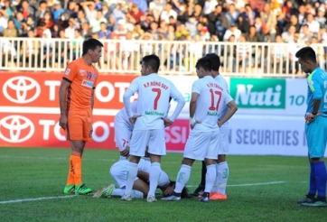 Hung thần của Đà Nẵng chấn thương sau trận đấu với HAGL