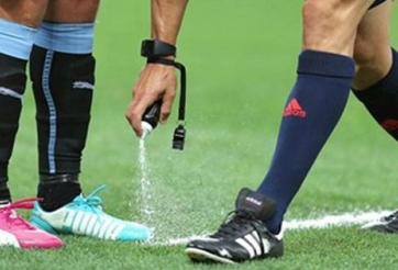 V-League sử dụng bình xịt sơn như giải Ngoại hạng Anh