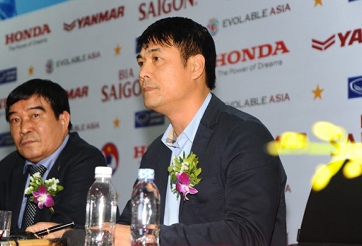 HLV Hữu Thắng chỉ tên 2 sao nhập tịch muốn có trên ĐTVN