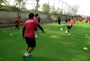 VIDEO: Bài tập phối hợp 1 chạm mãn nhãn của Messi Thái và đồng đội