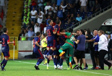 Tuấn Anh không được đăng ký, Yokohama thua trận thứ hai ở J-League 2