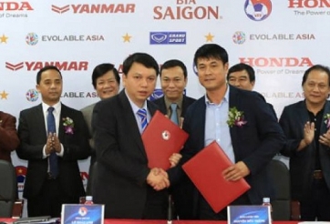 Công Vinh e ngại cho tương lai HLV Hữu Thắng