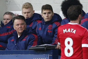 HLV Van Gaal trách móc Juan Mata về chiếc thẻ đỏ