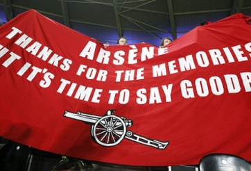CĐV Arsenal giăng biểu ngữ đòi sa thải Wenger
