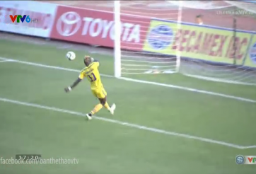 VIDEO: Pha chân gỗ khó tin của ngoại binh SLNA