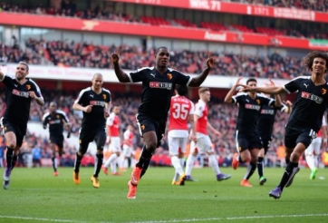 VIDEO: Guedioura lập siêu phẩm vào lưới Arsenal